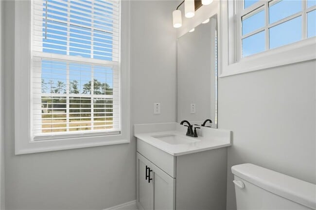 Building Photo - 1254 Six Sisters St