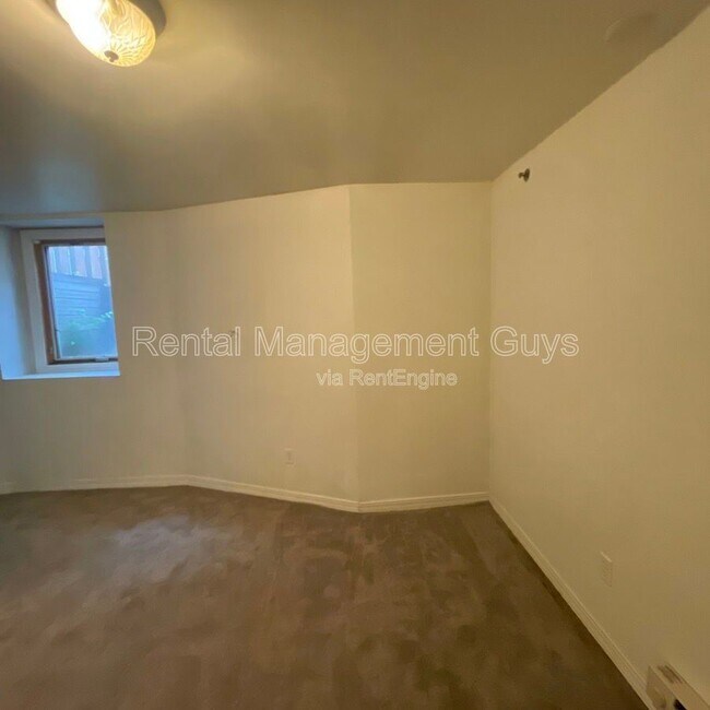 Building Photo - 2021 3rd Ave S