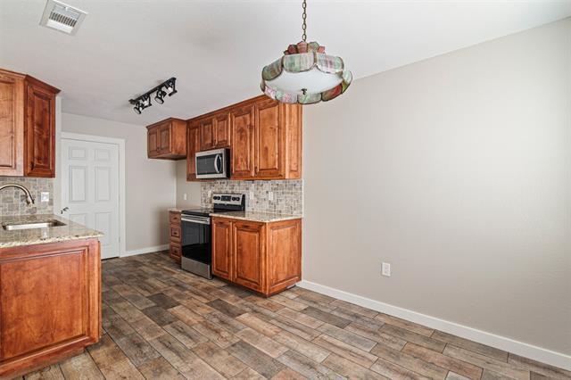 Building Photo - 757 Tanglewood Dr