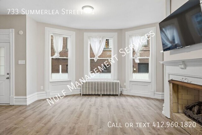 Building Photo - 733 Summerlea St