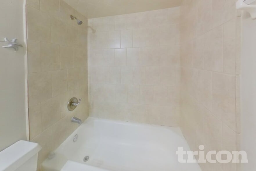 Building Photo - 417 Filmore Dr