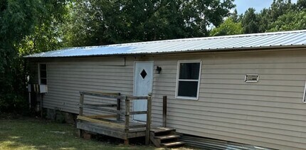 Building Photo - Spartanburg 2 bedrooms. $800 a month Call 803-537-0185. No pets.