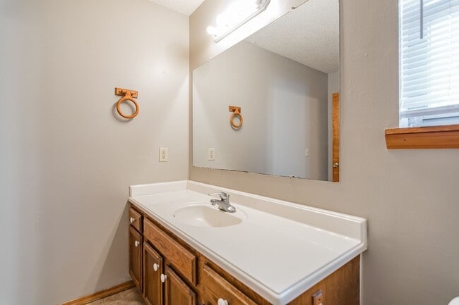 Building Photo - LEASING