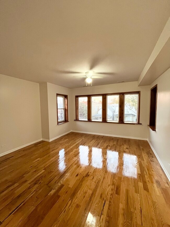Building Photo - 1530 N Avers Ave