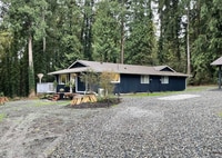 Building Photo - Modern Woodland Retreat in the Heart of Gig Harbor