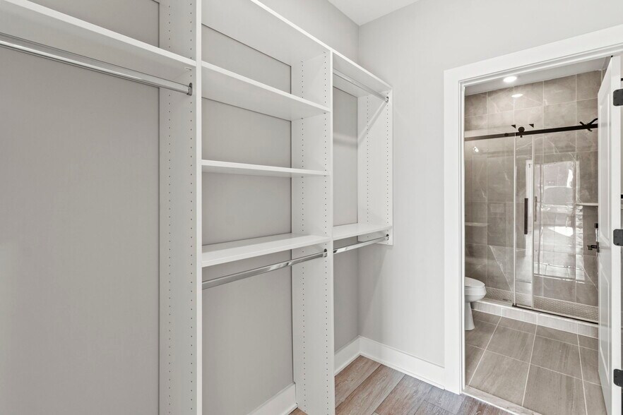 Building Photo - 2626 Trenton Ave