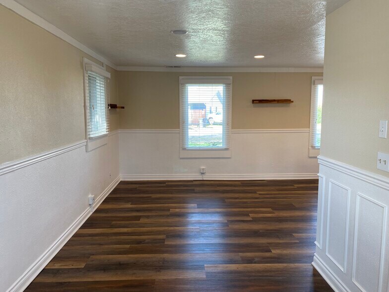 Building Photo - 1215 Shortridge St SE