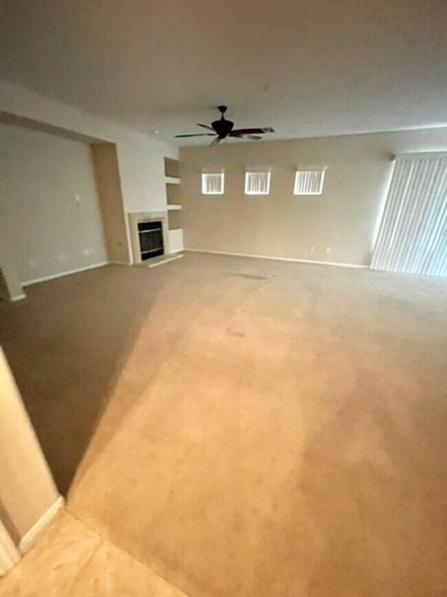 Building Photo - Newly Updated Single-Story in Southern Highlands