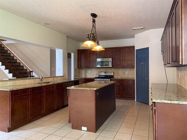 Building Photo - 20703 Riviere Ln