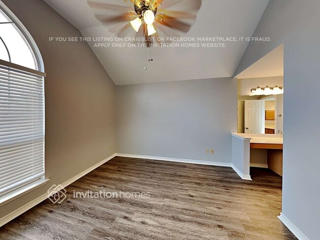 Building Photo - 6208 Sandstone Dr