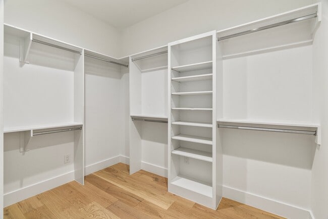 Building Photo - 3802 Commerce St