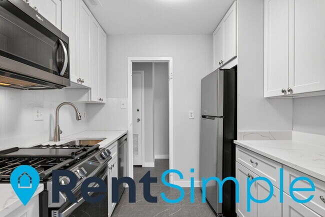 Building Photo - 6001 Arlington Blvd