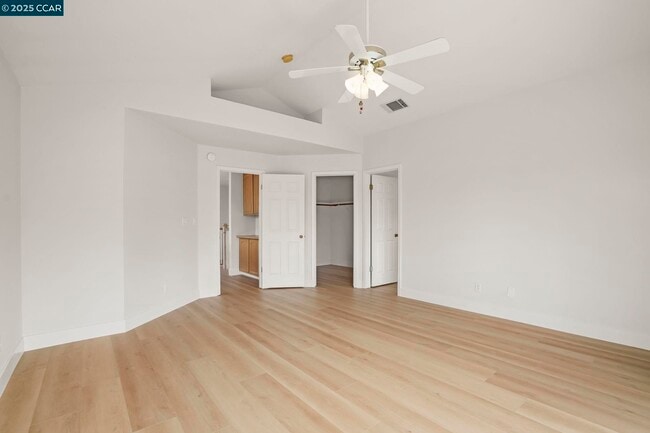 Building Photo - 903 Arrowhead Terrace
