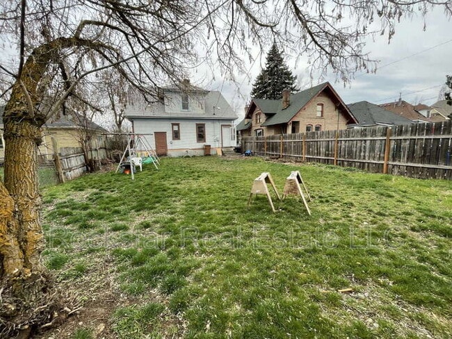 Building Photo - 519 E Ermina Ave