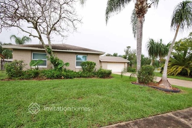 Building Photo - 3900 Lejune Ave