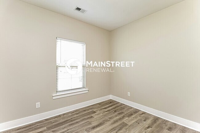 Building Photo - 4 Bedroom Pet-Friendly Home in MCCALLA, AL with Main Street Renewal