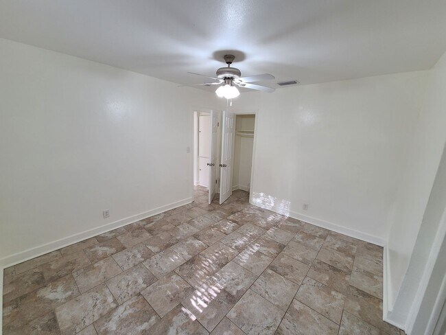 Building Photo - Stunning Corner-Lot Rental: 4BR/2BA with Courtyard
