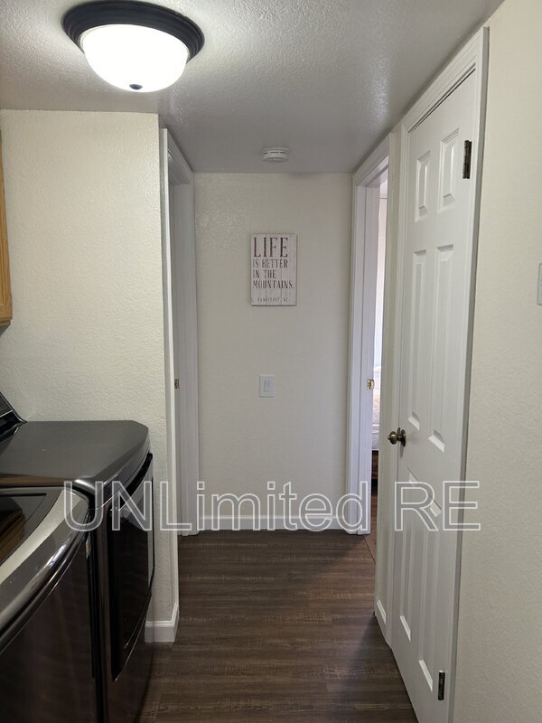 Building Photo - 1000 N Beaver St