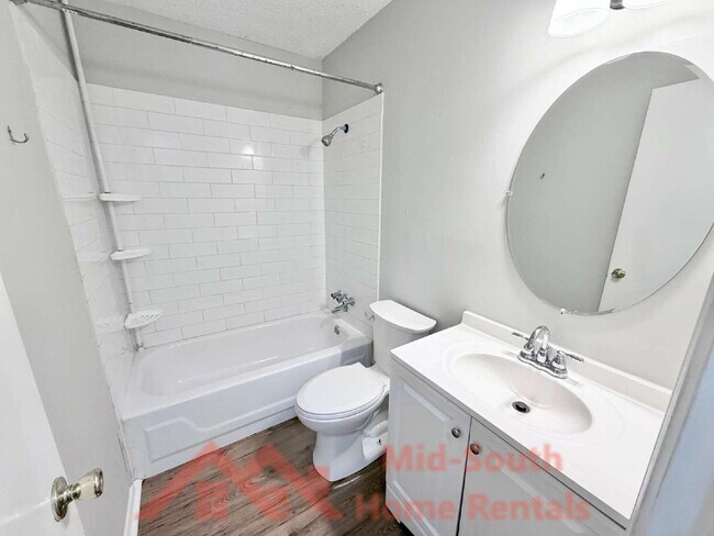 Building Photo - 4011 Double Tree St