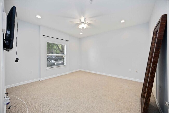 Building Photo - 3501 Chenevert St