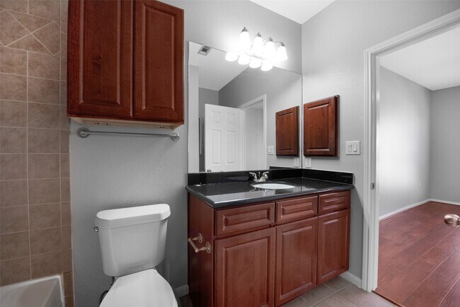 Building Photo - 9200 Westheimer Rd