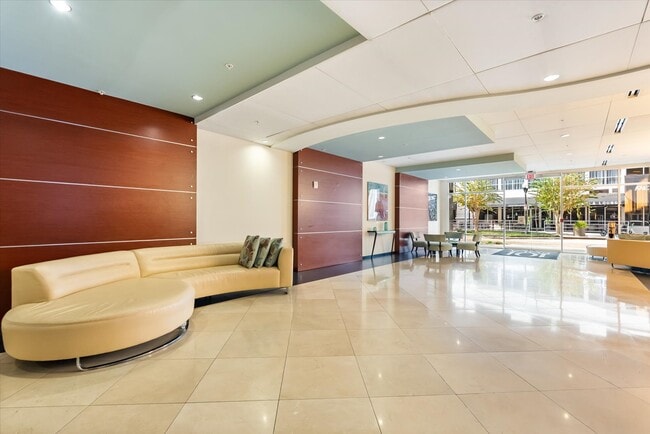 Building Photo - 101 S Eola Dr