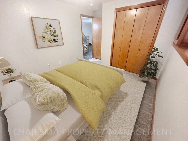 Building Photo - 4 BEDROOM, 2 BATH TOWN HOME, PET FRIENDLY, AMENITY FILLED, DOUBLE ATTACHED GARAGE!