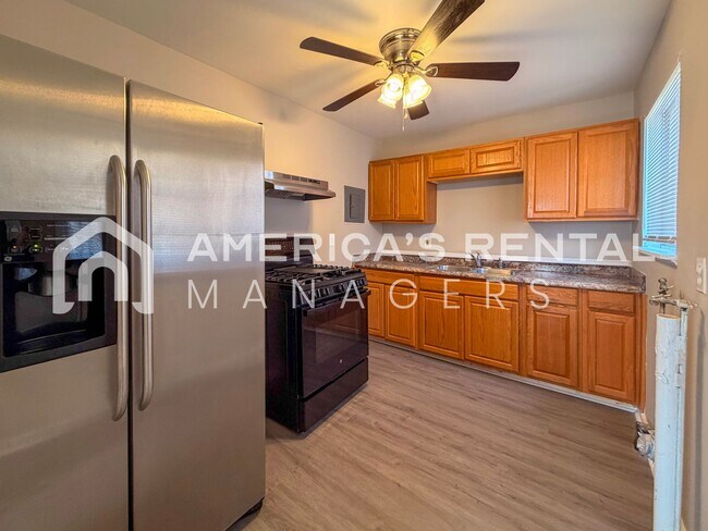 Building Photo - Updated Home for Rent in Birmingham, AL - Just minutes from Oxmoor Road!