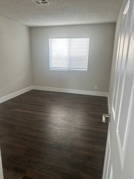 Building Photo - 38457 10th Pl E