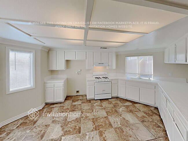 Building Photo - 3045 Sherry Dr