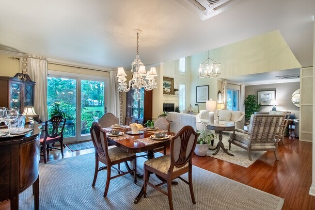 Building Photo - Immaculate Snee Farm Townhome for Rent!