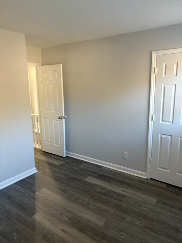 Building Photo - 2630 Hitchcock Dr