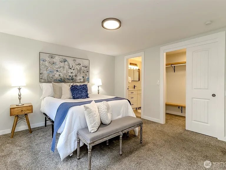 Building Photo - 12343 Shadowbrook Dr SW
