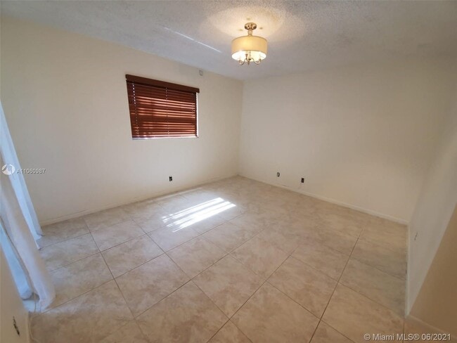 Building Photo - 10451 W Broward Blvd