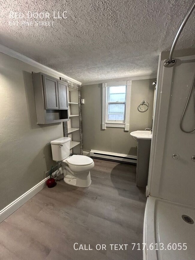 Building Photo - 641 Pine St