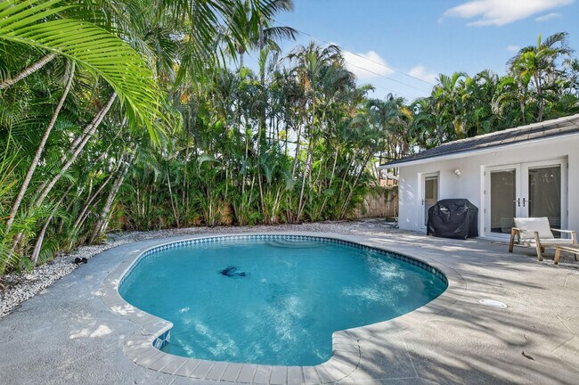 Building Photo - 954 SE 7th St