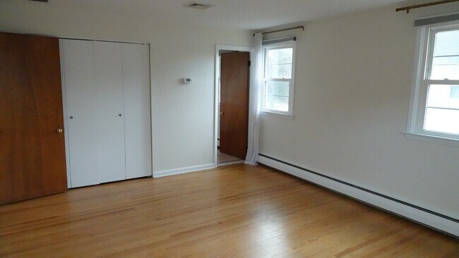 Building Photo - 593 Watford Ln