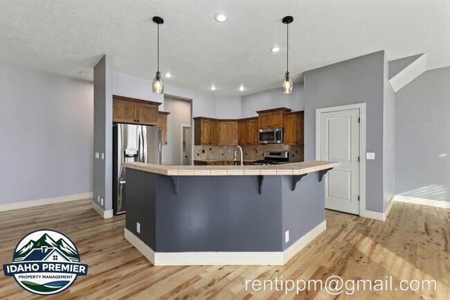 Building Photo - 3103 E Tybalt Ct