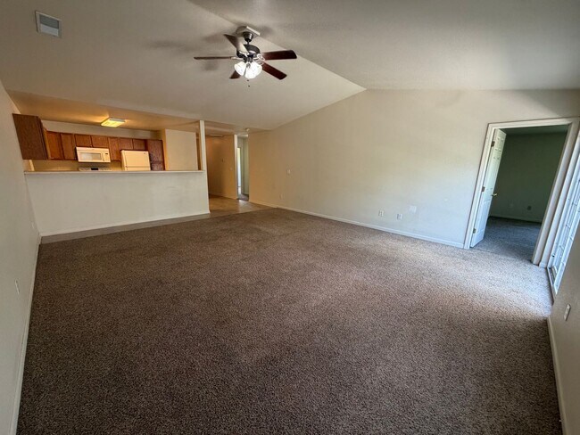 Building Photo - 20944 Honest Ln