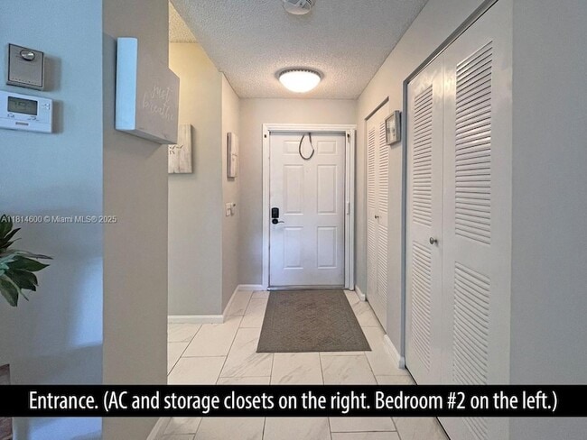 Building Photo - 6735 Via Regina