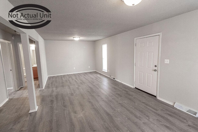 Building Photo - 211 Wheaton Ct