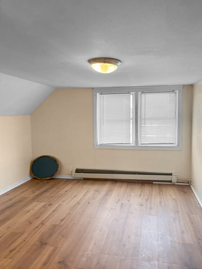 Building Photo - 259 6th St