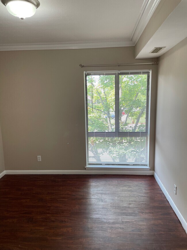 Building Photo - 6099 Majors Ln