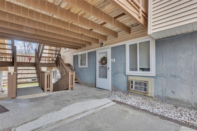 Building Photo - 618 Fox Run Ln