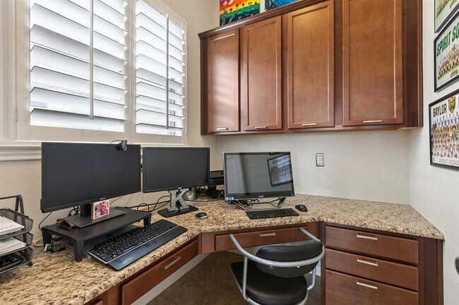 Building Photo - 2602 Lou Hollow Pl