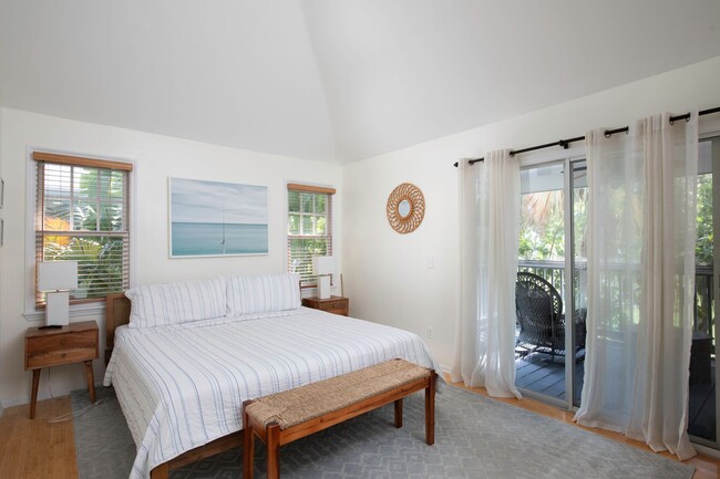 Building Photo - Furnished 3 Bedroom 3 Bathroom in Key West...