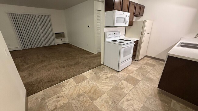 Building Photo - Upper 2 Bedroom - Elkhorn Village Apartments – Comfortable Living, Everyday Convenience