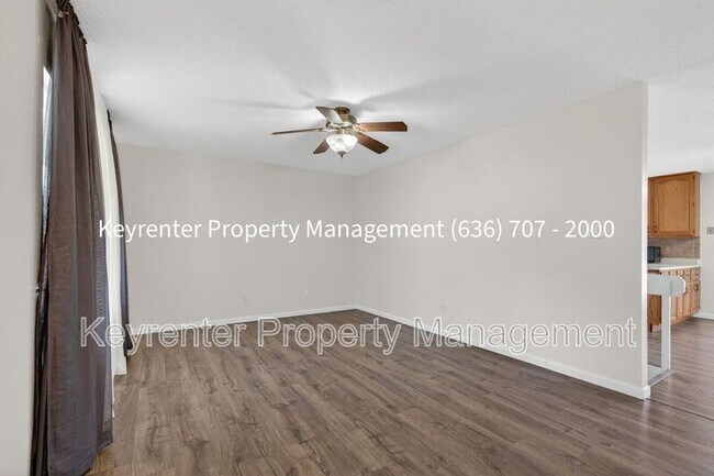 Building Photo - 1476 Shadow Wood Dr