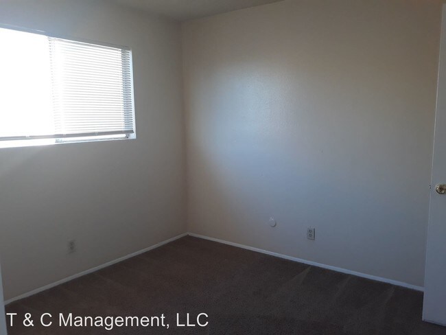 Building Photo - 3200 Lafayette Dr NE