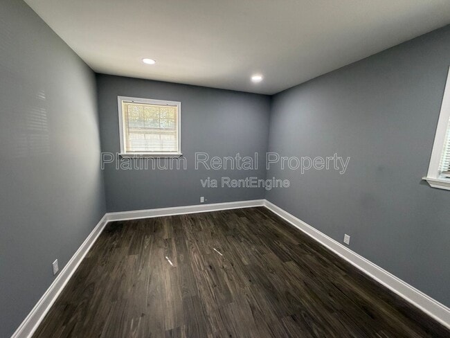 Building Photo - 1502 Waverly Way